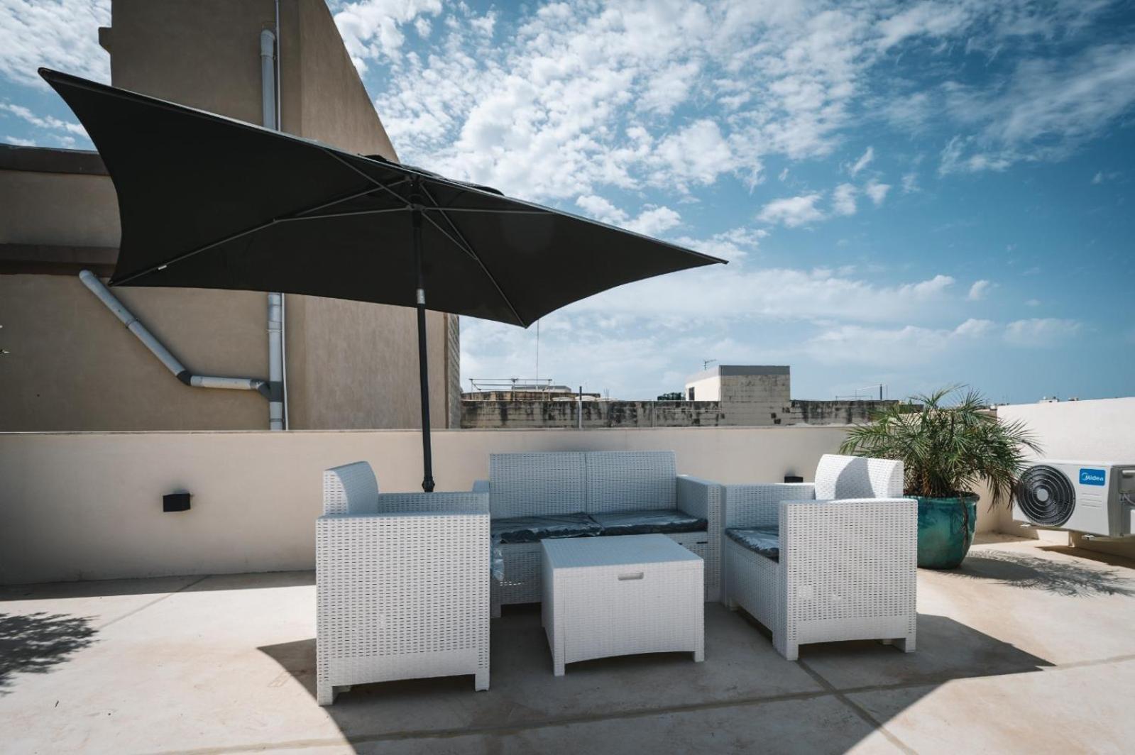 Dar Barbara Duplex 2 Double Bedrooms,2 Sofa Beds Large House With Terrace Roof Views Of Valletta Cospicua Экстерьер фото